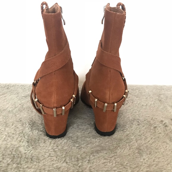 Catherine Malandrino Annora Wedge Booties Size: 9 - Picture 7 of 8